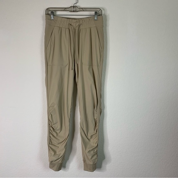 Lululemon womens beyond the studio lined jogger 6 - Picture 1 of 9